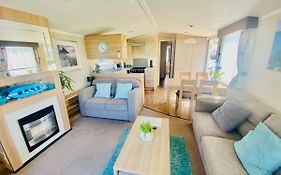 B47 Caravan Seven Bays